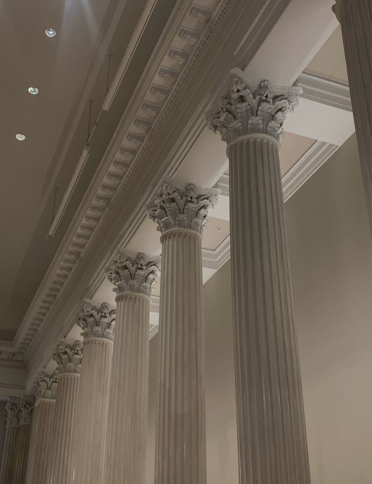 Ứng Dụng Thi Công Cột PU Trong Các Không Gian