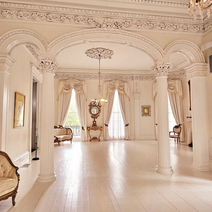 Ứng Dụng Cột Nhựa Trang Trí