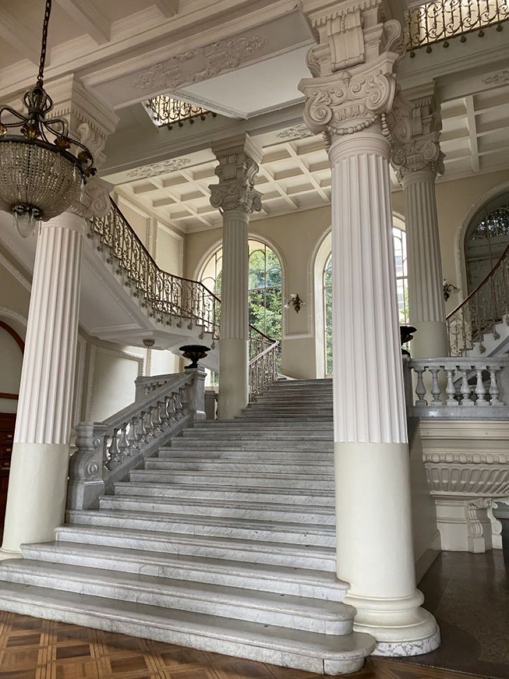 Phân Tích Kỹ Thuật Của Cột Nhà Phào Chỉ