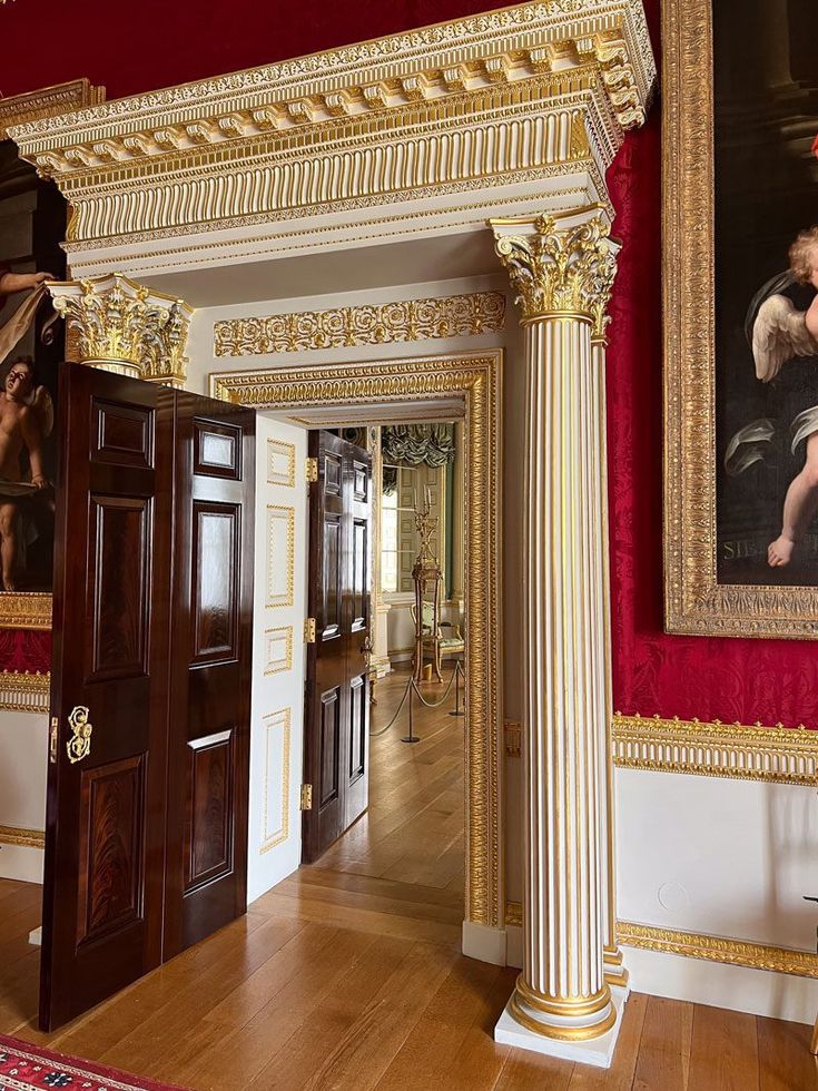 Phân Tích Kỹ Thuật Của Cột PU Tân Cổ Điển