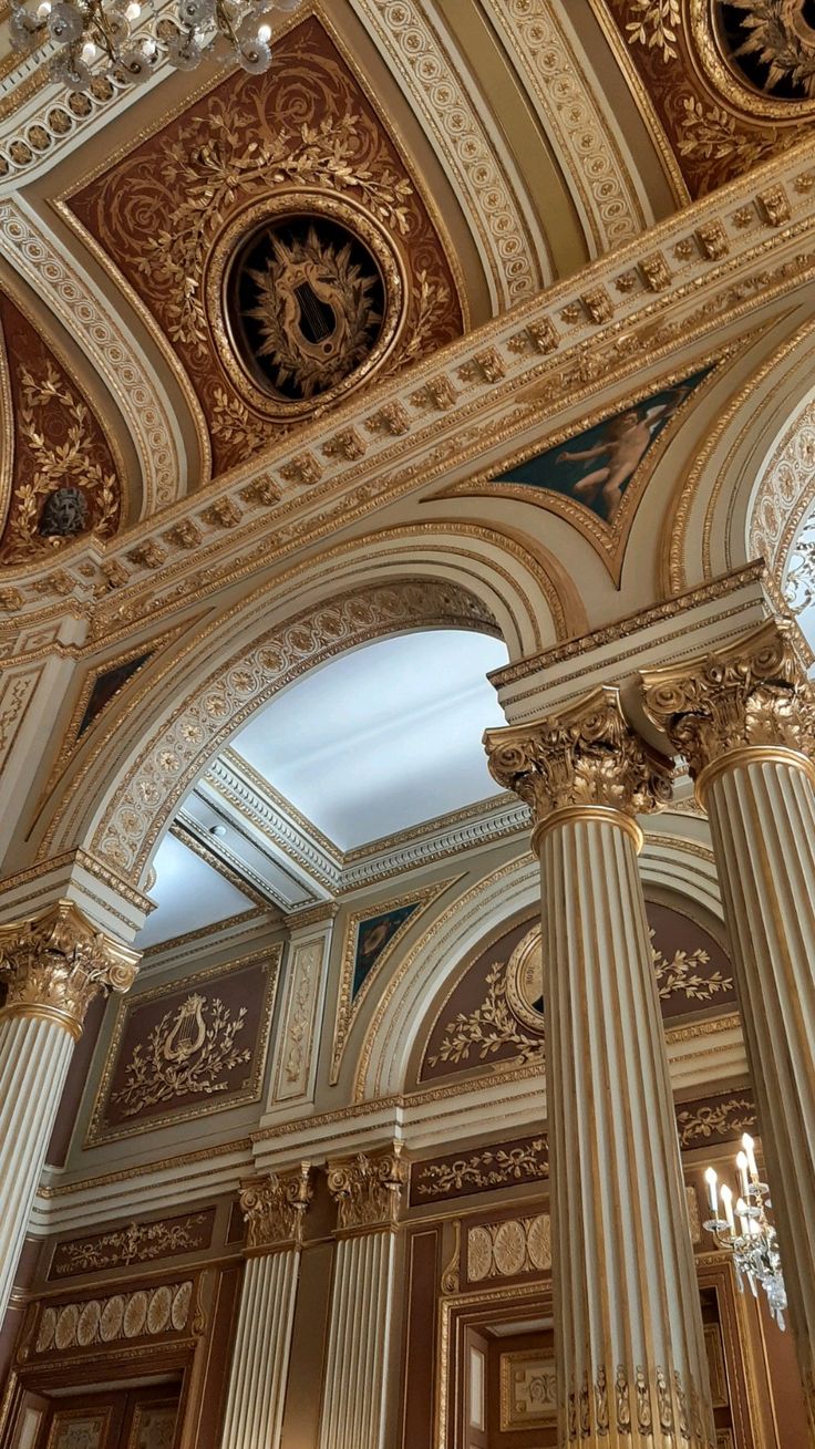 Ứng Dụng Cột PU Tân Cổ Điển