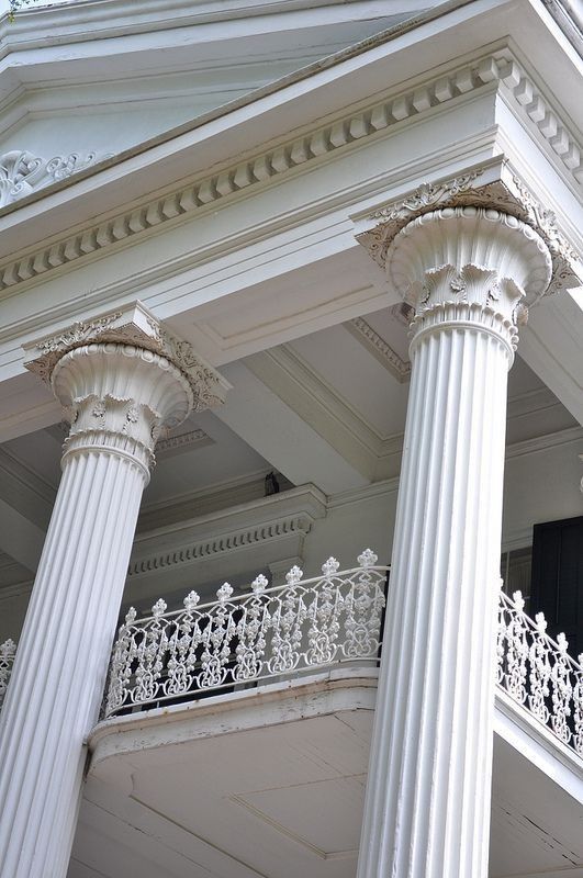 Bí Quyết Tạo Điểm Nhấn Với Đầu Cột Nội Thất 